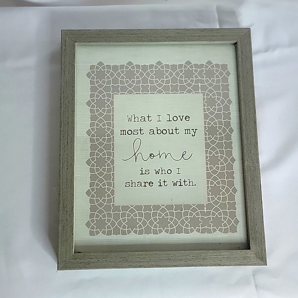 NWT Picture Frame - Picture 1 of 2